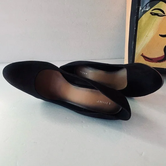 FIONI Brand Elegant Black Faux Suede Heels - Picture 4 of 6